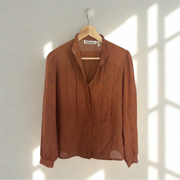Chaus Women’s Tan Patterned blouse Size 8, long sleeve - Picture 2 of 4
